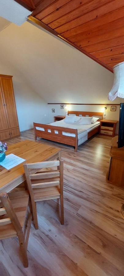 Forras Fogado Bed & Breakfast Bukkszek Ngoại thất bức ảnh