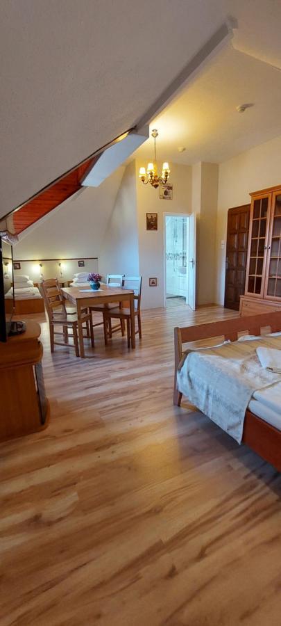 Forras Fogado Bed & Breakfast Bukkszek Ngoại thất bức ảnh