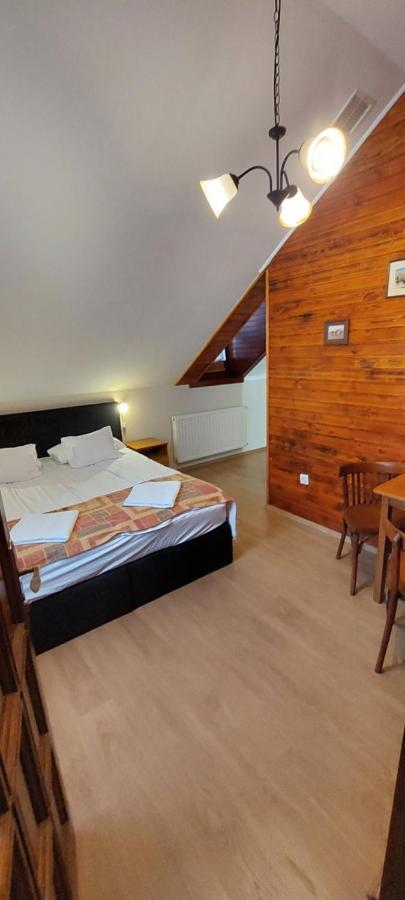 Forras Fogado Bed & Breakfast Bukkszek Ngoại thất bức ảnh