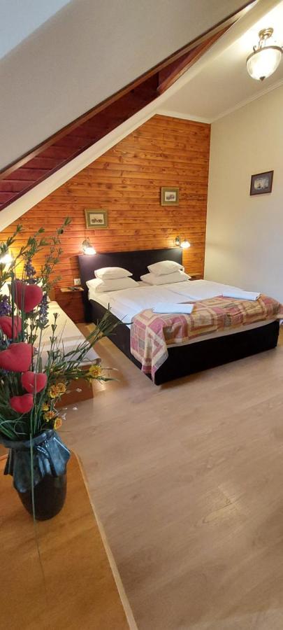 Forras Fogado Bed & Breakfast Bukkszek Ngoại thất bức ảnh