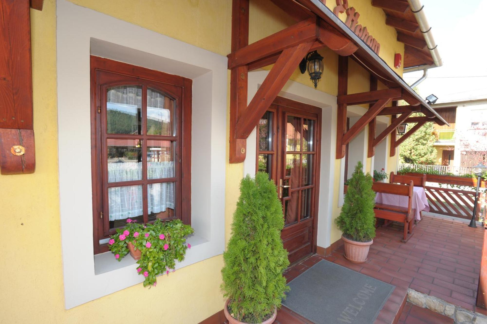 Forras Fogado Bed & Breakfast Bukkszek Ngoại thất bức ảnh