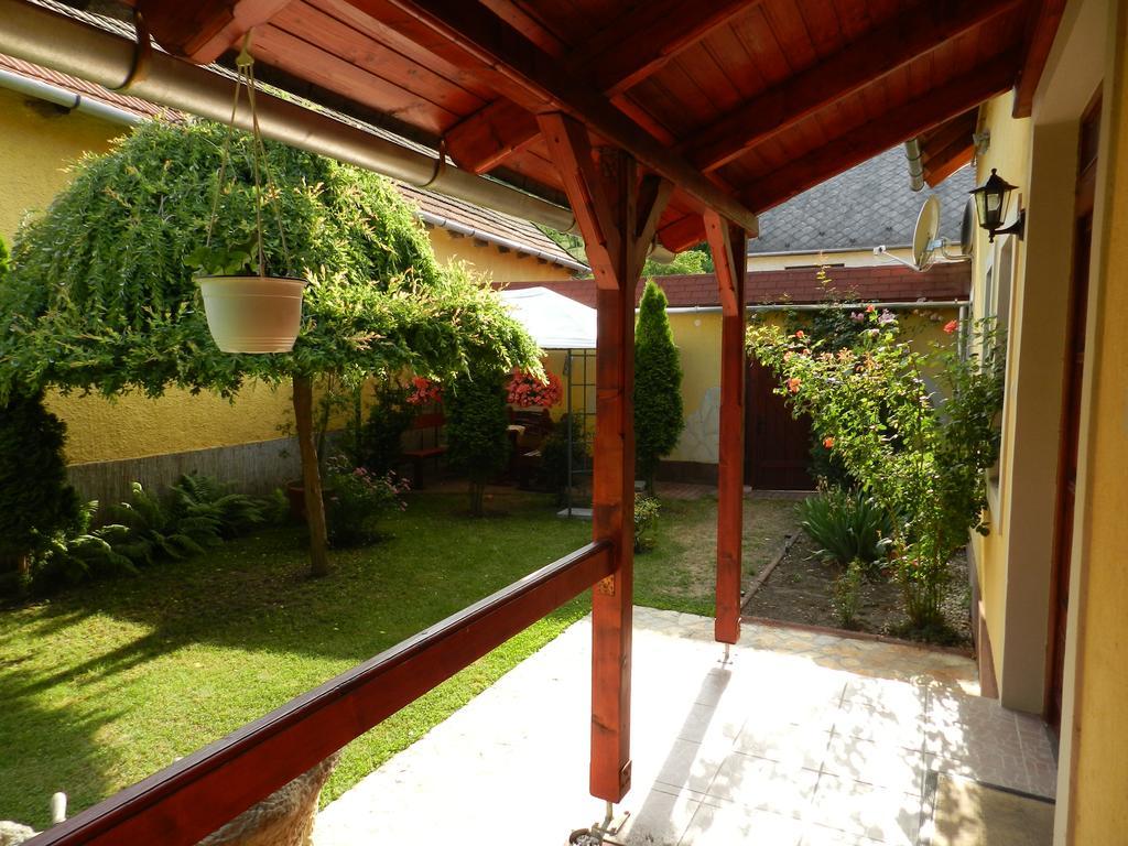 Forras Fogado Bed & Breakfast Bukkszek Ngoại thất bức ảnh