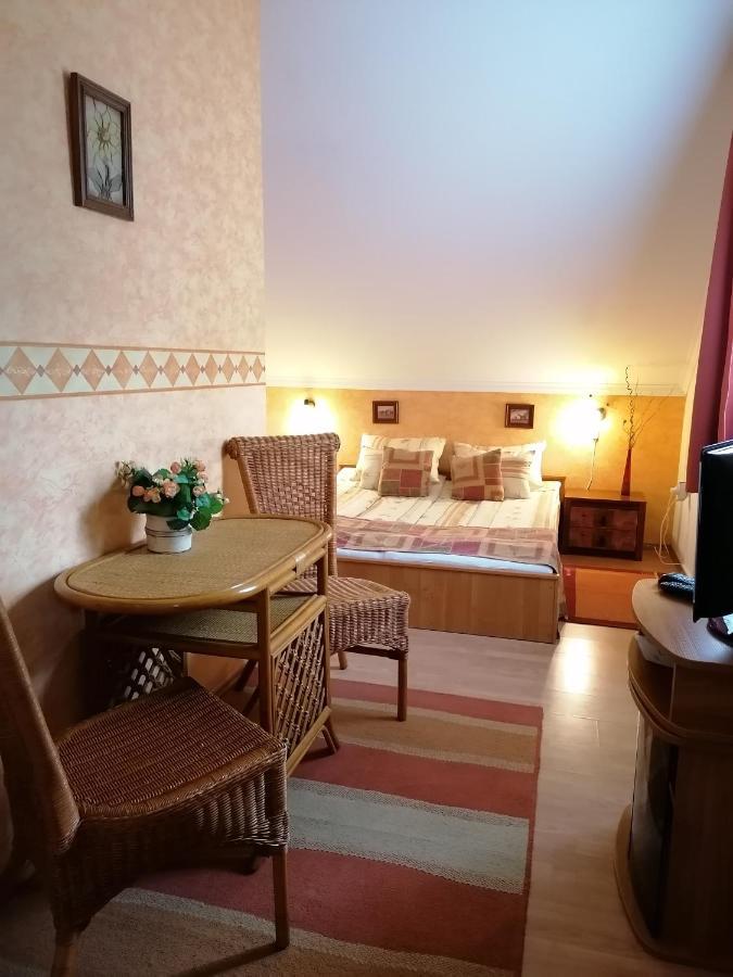 Forras Fogado Bed & Breakfast Bukkszek Ngoại thất bức ảnh
