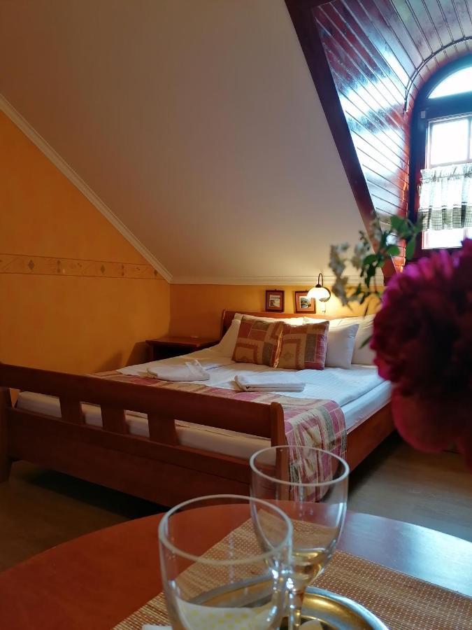 Forras Fogado Bed & Breakfast Bukkszek Ngoại thất bức ảnh