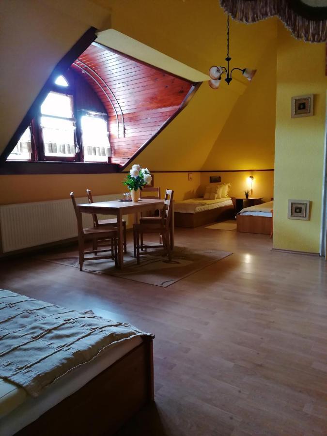 Forras Fogado Bed & Breakfast Bukkszek Ngoại thất bức ảnh